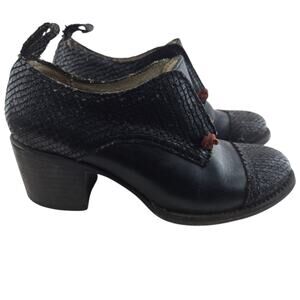 Freebird by Steven Shoes Women 7 Catalina Snakeskin Black Leather Heeled Shootie